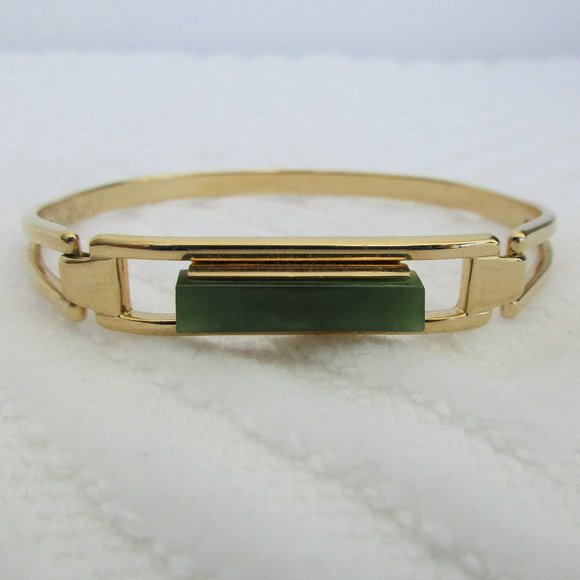 Avon Gold Plated Bracelet With Green Jade Stone Size S - Picture 1 of 9